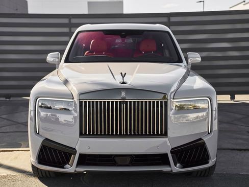 Used 2025 Rolls-Royce Cullinan Black Badge AWD/4WD image 11