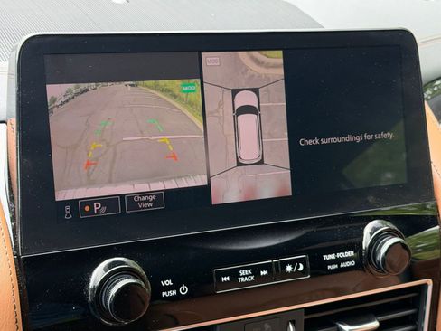 Used 2024 INFINITI QX80 Sensory AWD/4WD image 32
