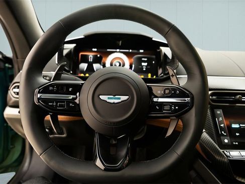 Used 2025 Aston Martin Vanquish image 37