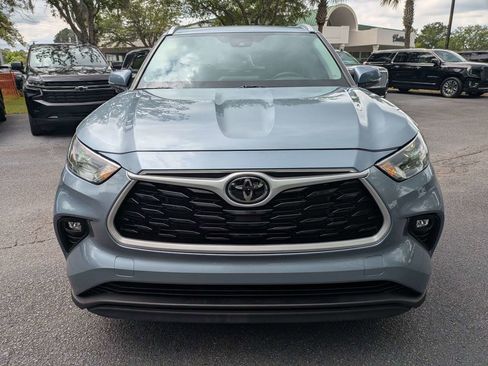 Used 2023 Toyota Highlander XLE FWD image 9