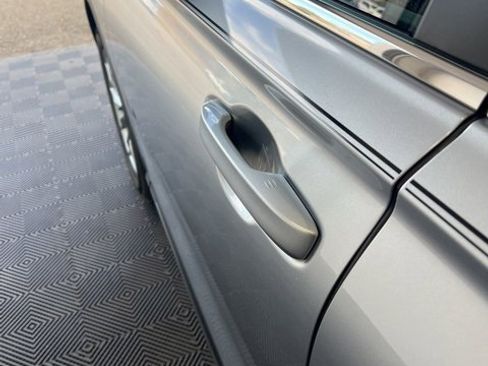 Used 2025 Honda CR-V EX image 3