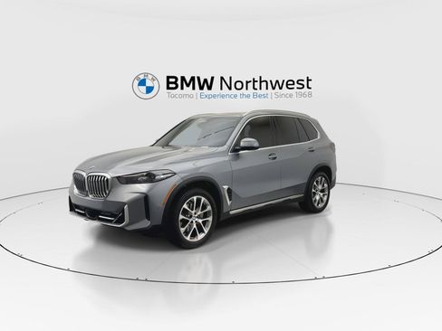Used 2024 BMW X5 xDrive40i w/ Parking Assistance Package AWD/4WD image 9