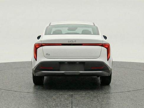 Used 2025 Kia K4 LXS image 7