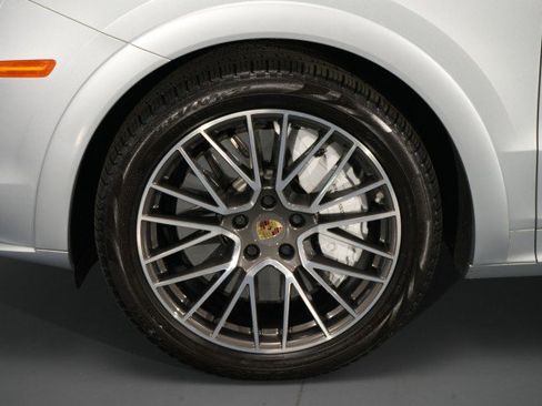 Used 2019 Porsche Cayenne Turbo AWD/4WD image 29