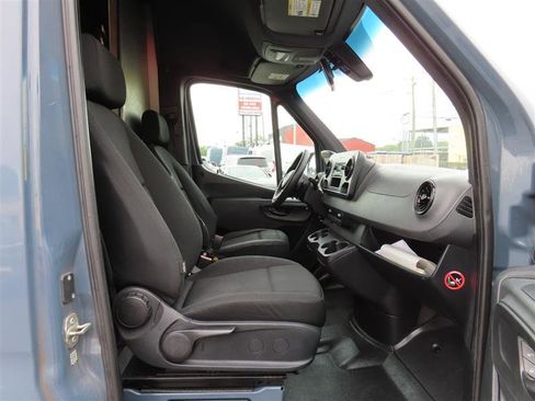 Used 2019 Mercedes-Benz Sprinter 170 image 24