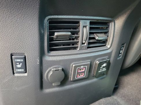 Used 2021 Nissan Titan PRO-4X w/ Pro-4x Convenience Package AWD/4WD image 24