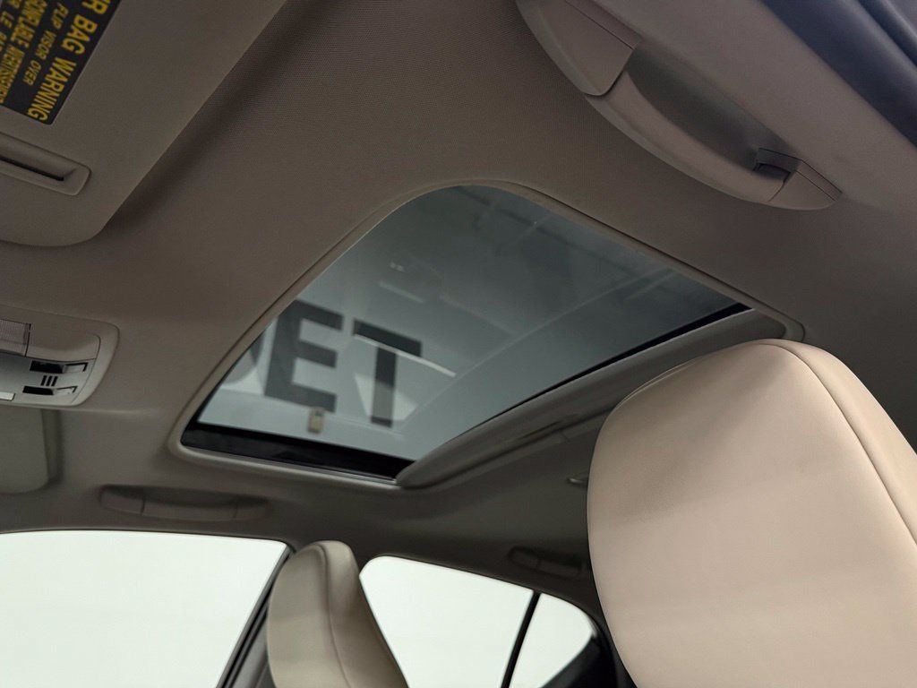 Used 2013 Lexus CT 200h w/ Premium Pkg w/Navigation FWD image 14