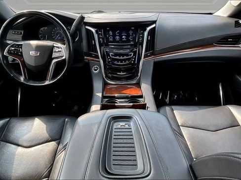 Used 2019 Cadillac Escalade ESV Premium Luxury AWD/4WD image 7