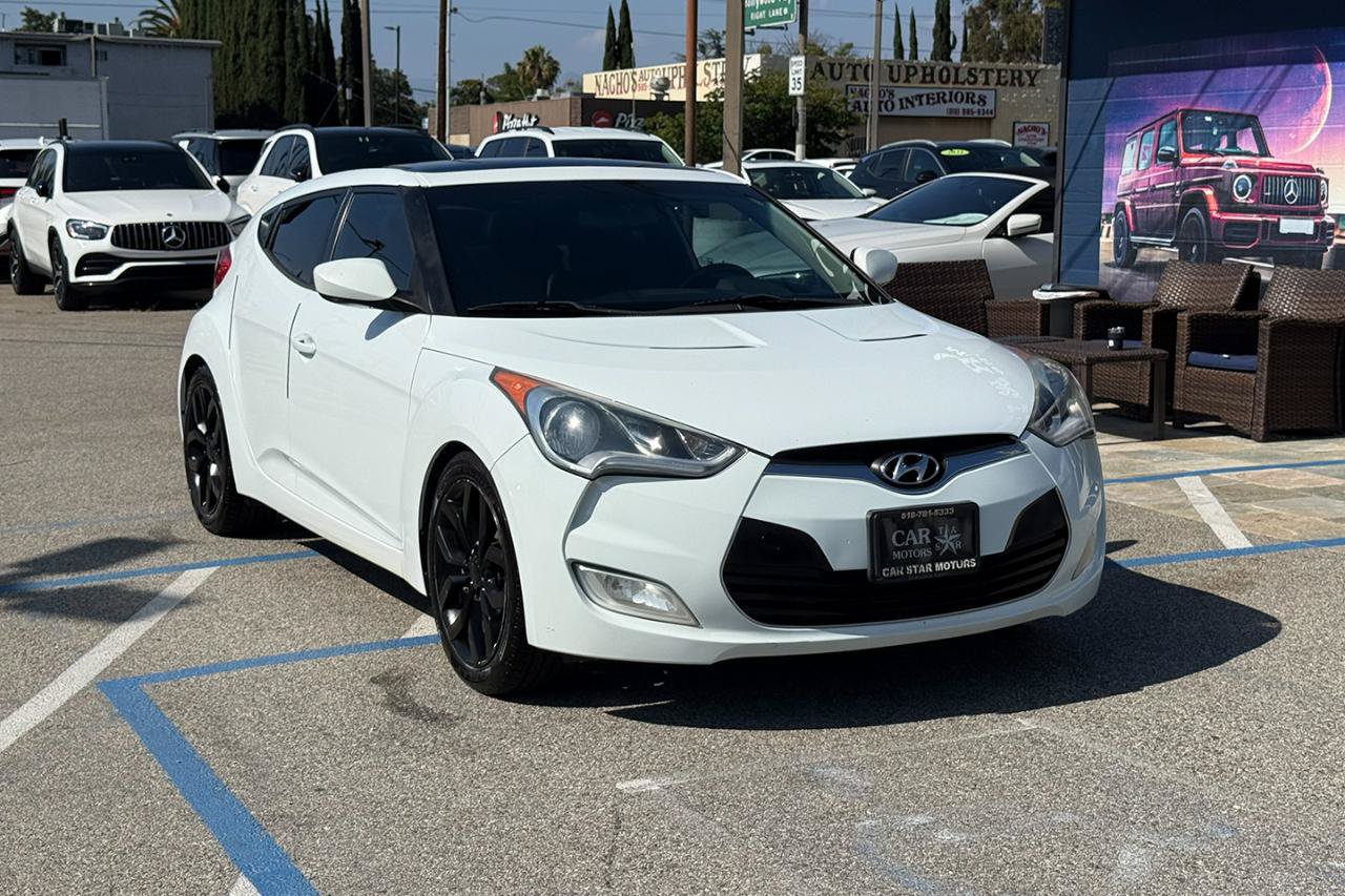 Used 2015 Hyundai Veloster w/ Option Group 02 FWD image 4