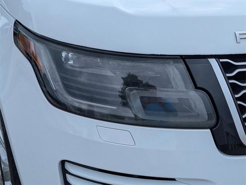 Used 2018 Land Rover Range Rover Supercharged image 9
