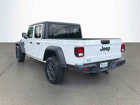 Used 2025 Jeep Gladiator Sport AWD/4WD image 6