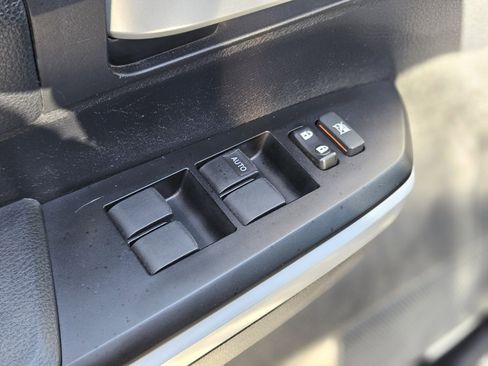 Used 2018 Toyota Tundra SR5 image 18