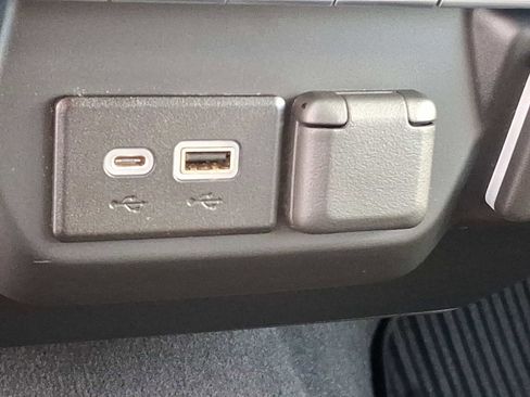 Used 2022 Chevrolet Silverado 1500 Custom image 26