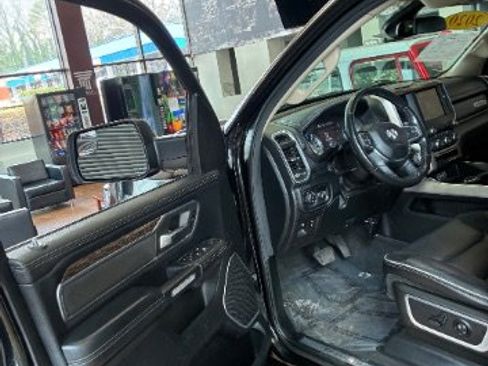 Used 2020 RAM 1500 Laramie AWD/4WD image 16