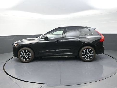 Used 2025 Volvo XC60 B5 Plus AWD/4WD image 4