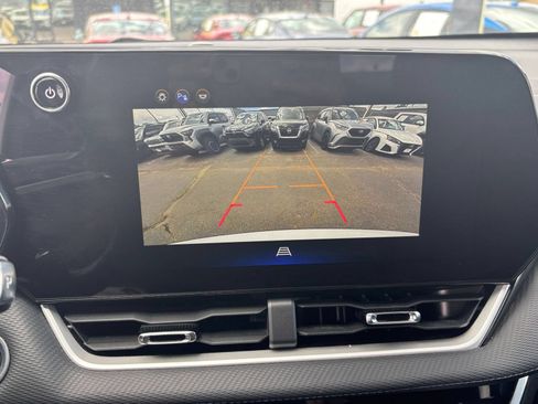 Used 2025 Chevrolet Equinox LT FWD image 21