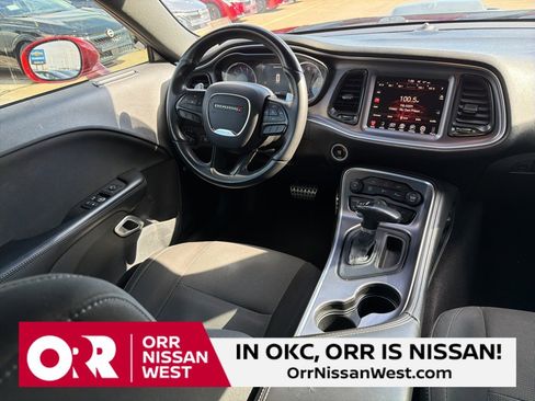 Used 2016 Dodge Challenger R/T image 20