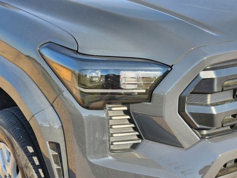 Used 2024 Toyota Tacoma SR image 11