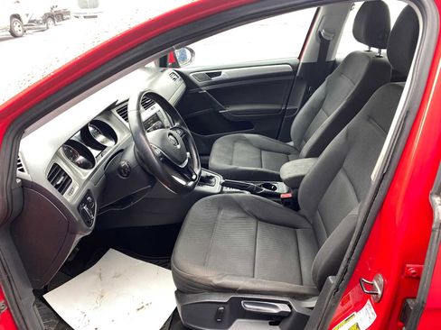 Used 2016 Volkswagen Golf S image 8