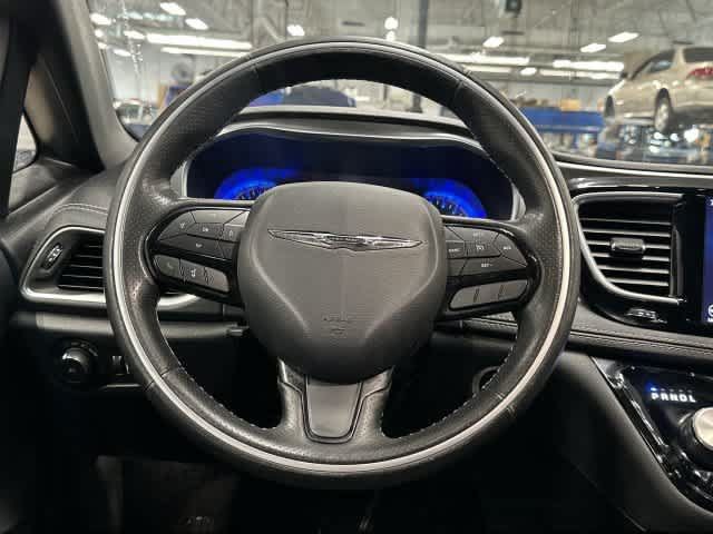 Used 2020 Chrysler Pacifica Limited FWD image 15