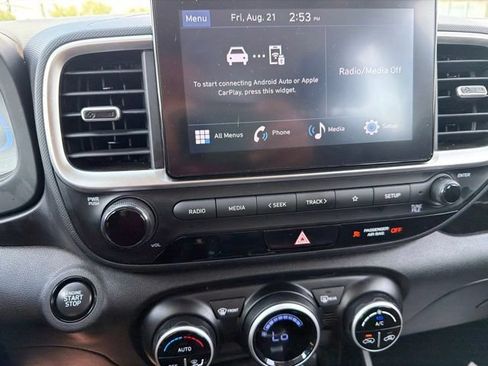Used 2025 Hyundai Venue SEL FWD image 43
