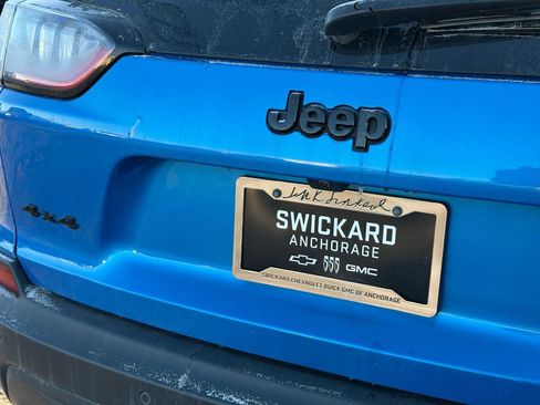 Used 2023 Jeep Cherokee Altitude Lux w/ Lux Elite Package image 13