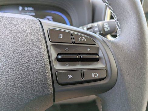 New 2025 Hyundai Venue SEL FWD image 19