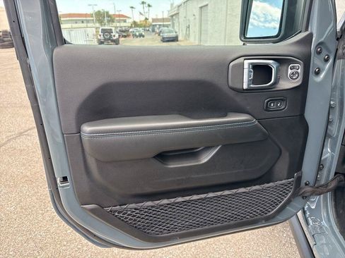 Used 2025 Jeep Wrangler Unlimited Rubicon 4xe AWD/4WD image 14