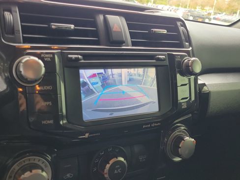 Used 2018 Toyota 4Runner TRD Off-Road Premium image 22