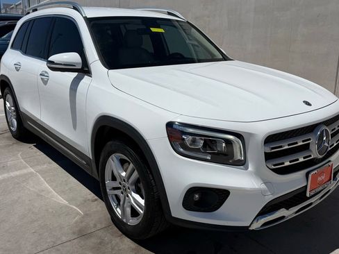 Used 2020 Mercedes-Benz GLB 250 image 2