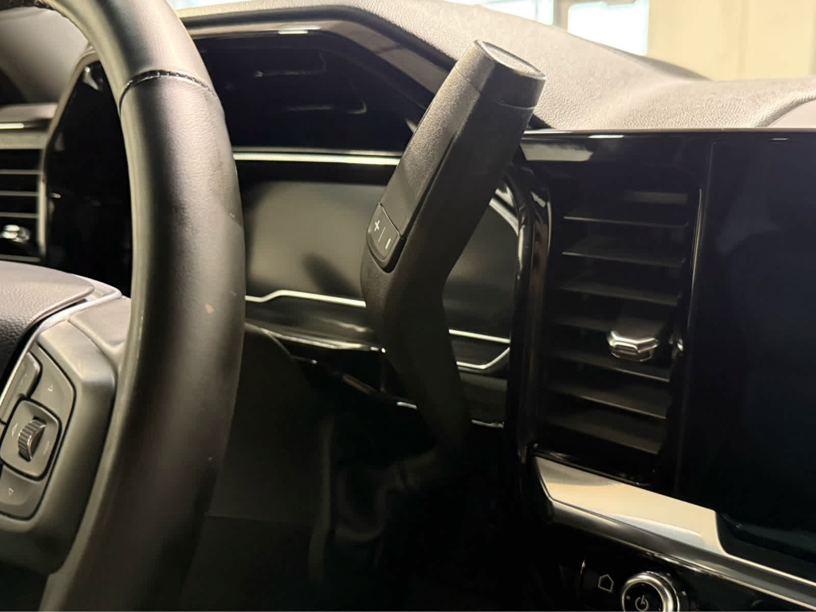 Used 2024 GMC Sierra 1500 SLT AWD/4WD image 26