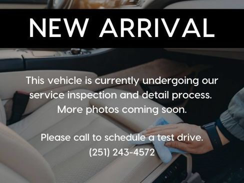 Used 2025 Cadillac XT6 Premium Luxury FWD image 2