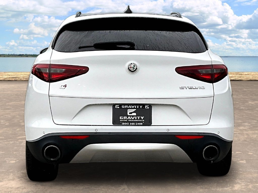 Used 2019 Alfa Romeo Stelvio Ti Sport w/ Quick Order Package 22S Sport AWD/4WD image 5