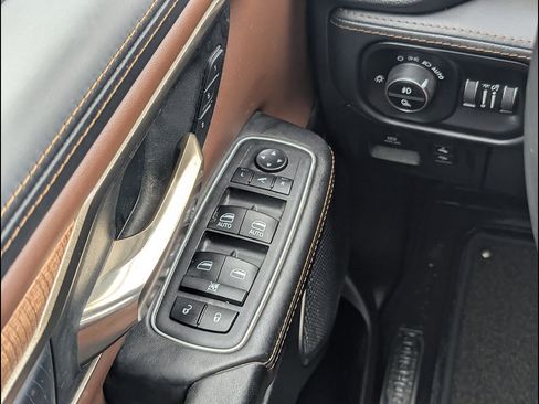 Used 2022 RAM 1500 Limited w/ Body Color Bumper Group AWD/4WD image 29