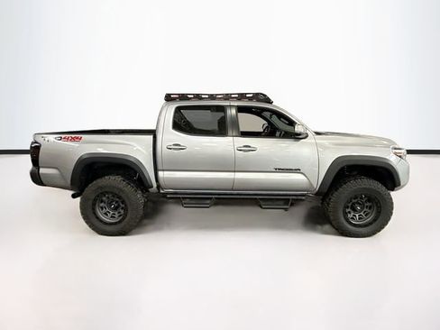 Used 2020 Toyota Tacoma TRD Off-Road image 5