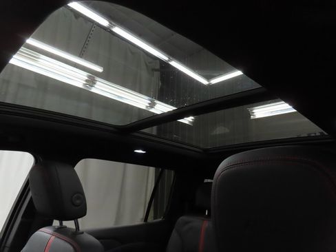 Used 2024 Chevrolet Traverse RS w/ LPO, Floor Liner Package image 30