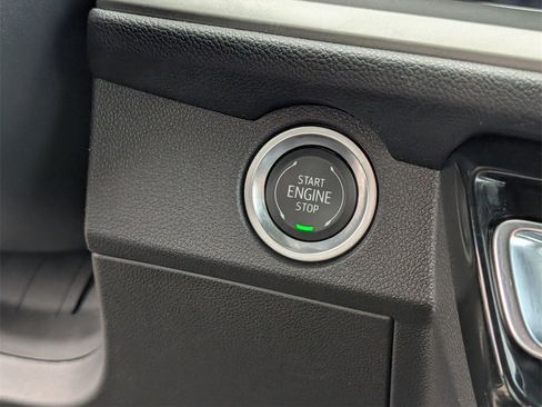 Used 2024 Chevrolet Traverse LT image 20