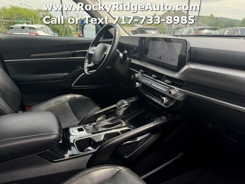 Used 2025 Kia Telluride S AWD/4WD image 13