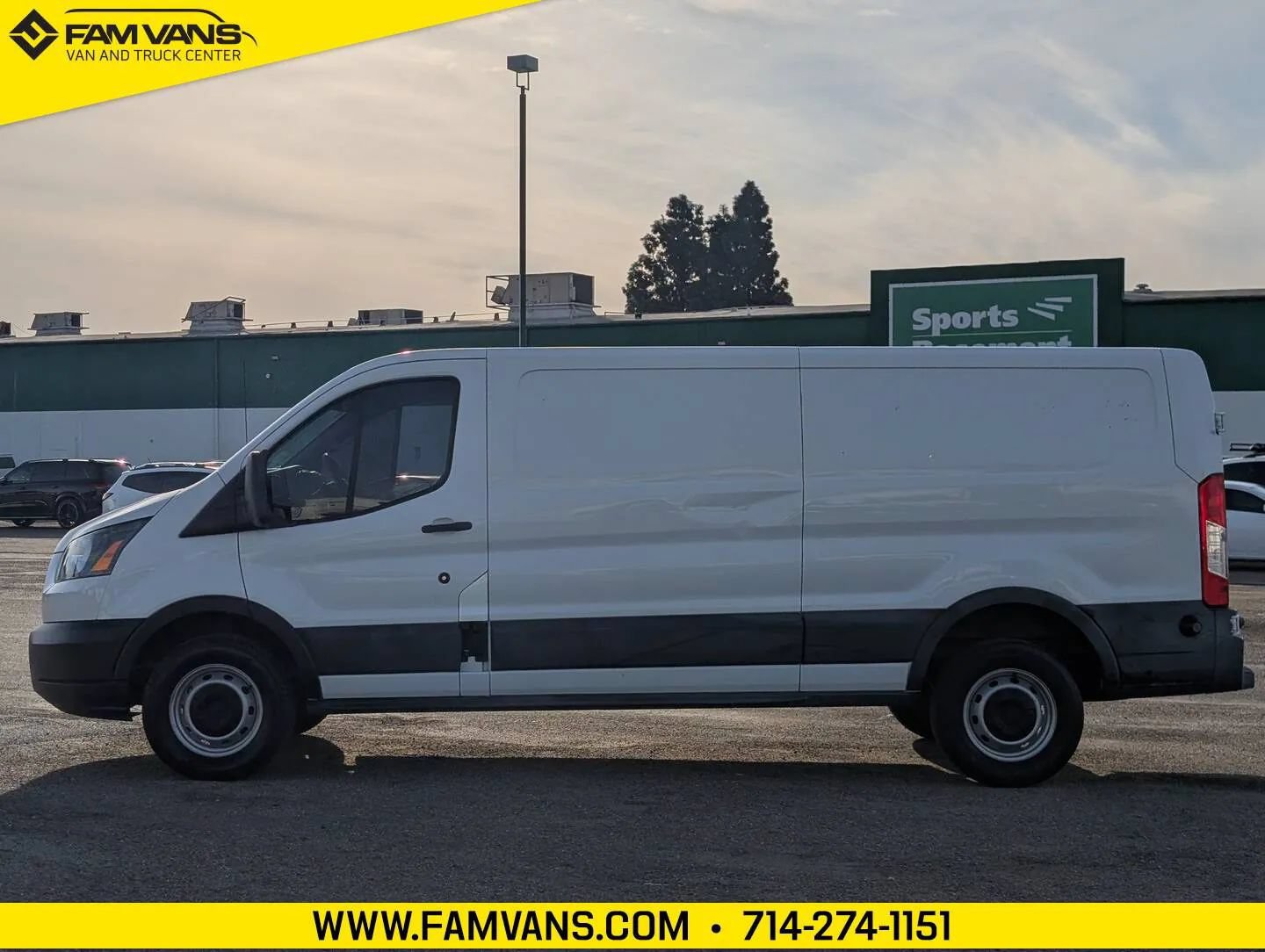 Used 2016 Ford Transit 250 148 Low Roof RWD image 4