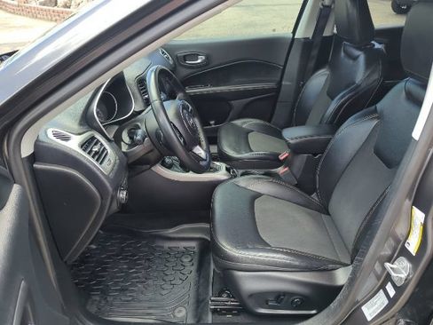 Used 2018 Jeep Compass Latitude w/ Popular Equipment Group AWD/4WD image 14