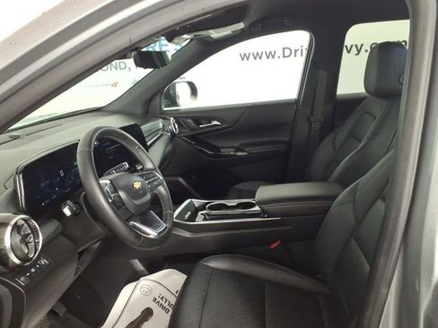 Used 2025 Chevrolet Equinox LT w/ Convenience Package II AWD/4WD image 12