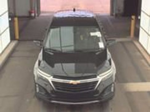Used 2023 Chevrolet Equinox LT image 3