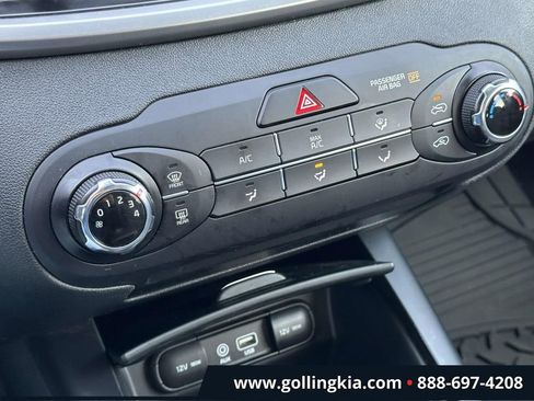 Used 2020 Kia Sorento LX image 26