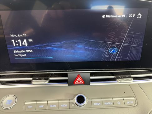 Used 2024 Hyundai Elantra Blue FWD image 18