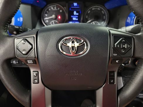 Used 2020 Toyota Tacoma TRD Sport AWD/4WD image 15