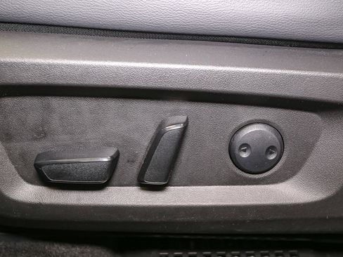 Used 2024 Mitsubishi Outlander 4WD Plug-In Hybrid image 46