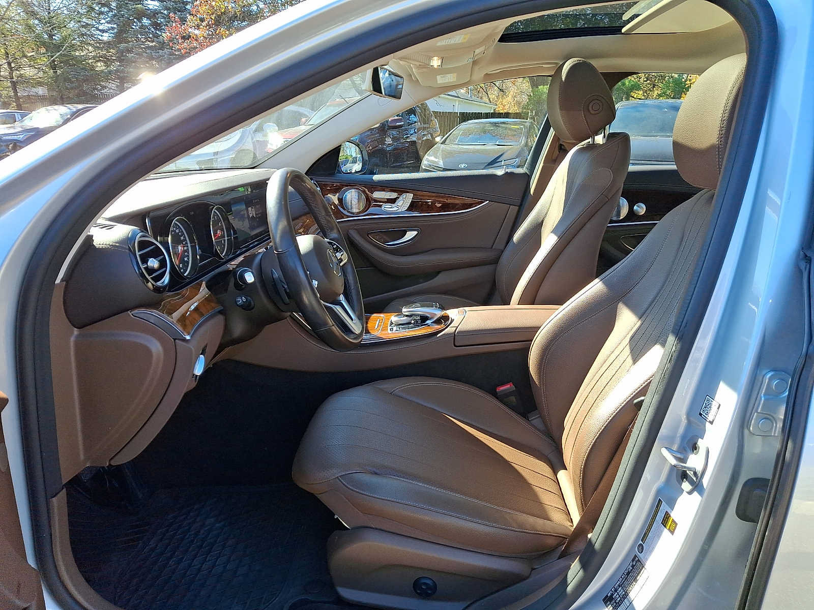 Used 2019 Mercedes-Benz E 300 4MATIC image 15
