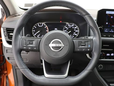 Used 2023 Nissan Rogue SL w/ SL Premium Package image 19