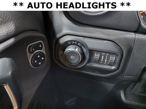 Certified 2019 Jeep Wrangler Unlimited Sahara image 13