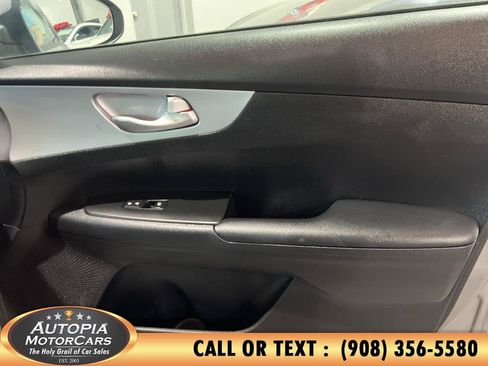 Used 2024 Kia Forte LXS FWD image 13